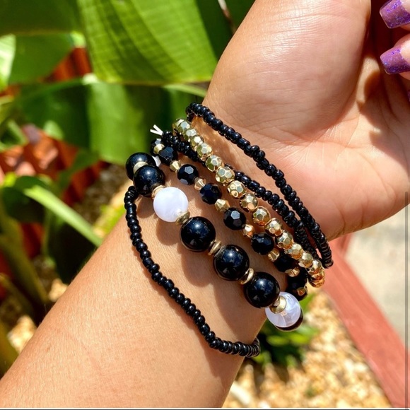 6 piece stackable bracelet, black and gold bracelet - Picture 3 of 5